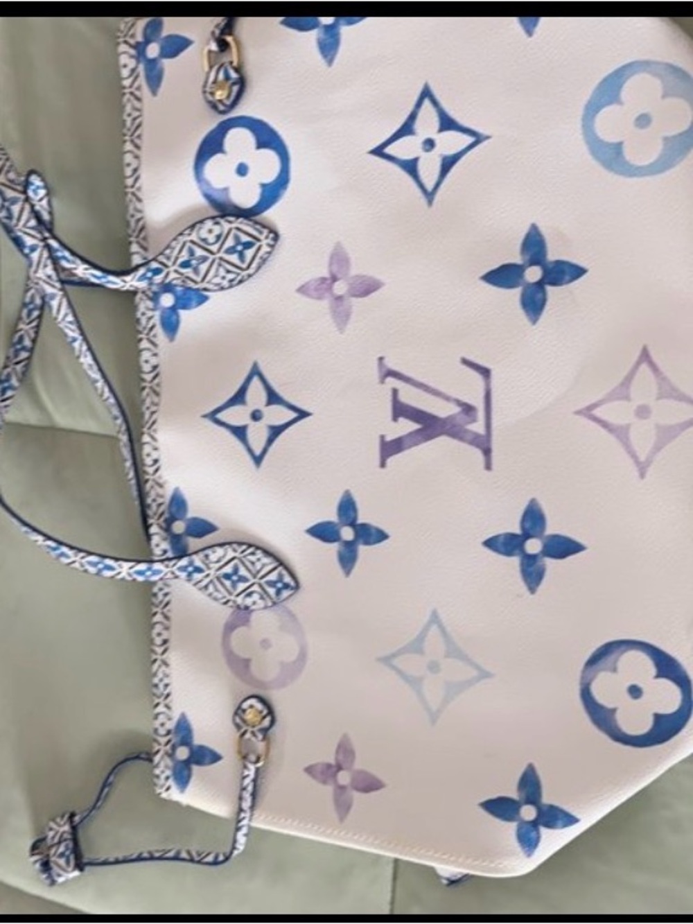 Designer-Style Blue & White Tote with Matching Pouch MM.  Limited edition - Picture 3 of 12